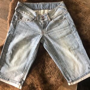 SALE ‼️Mango Bermuda Jeans in VGUC 👖👖👖